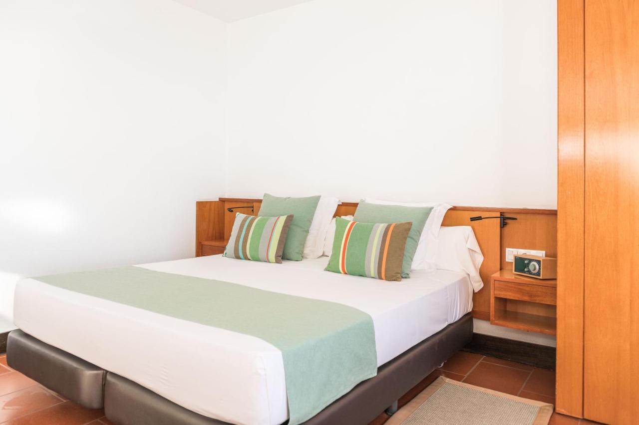Chambre Double avec Lit d'Appoint - Vue sur Mer